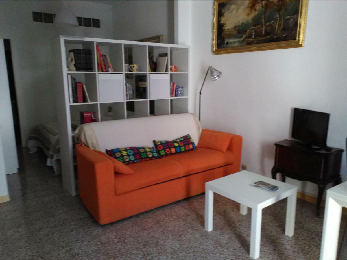 Appartamento In Centro Casa Vacanza Шикли Экстерьер фото