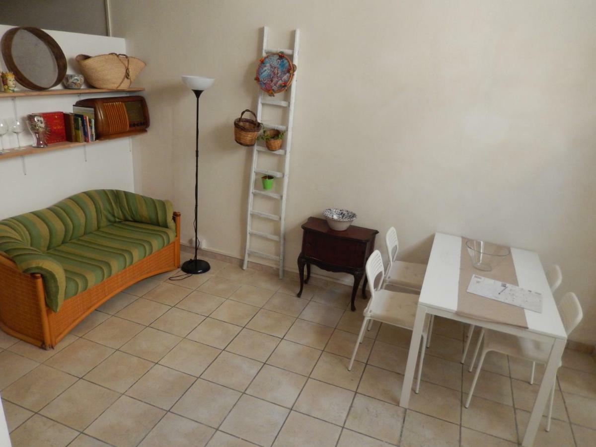 Appartamento In Centro Casa Vacanza Шикли Экстерьер фото